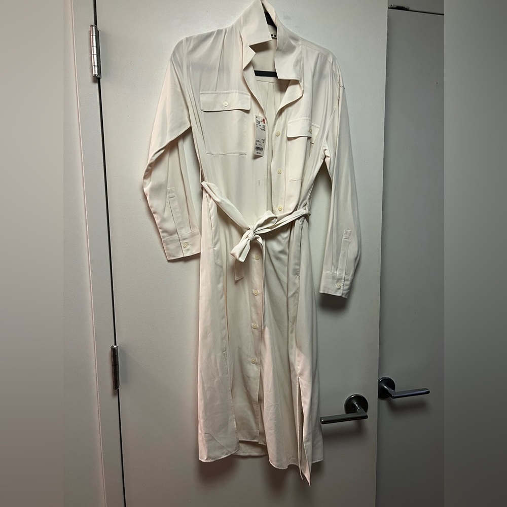 Size small Uniqlo button up dress in white